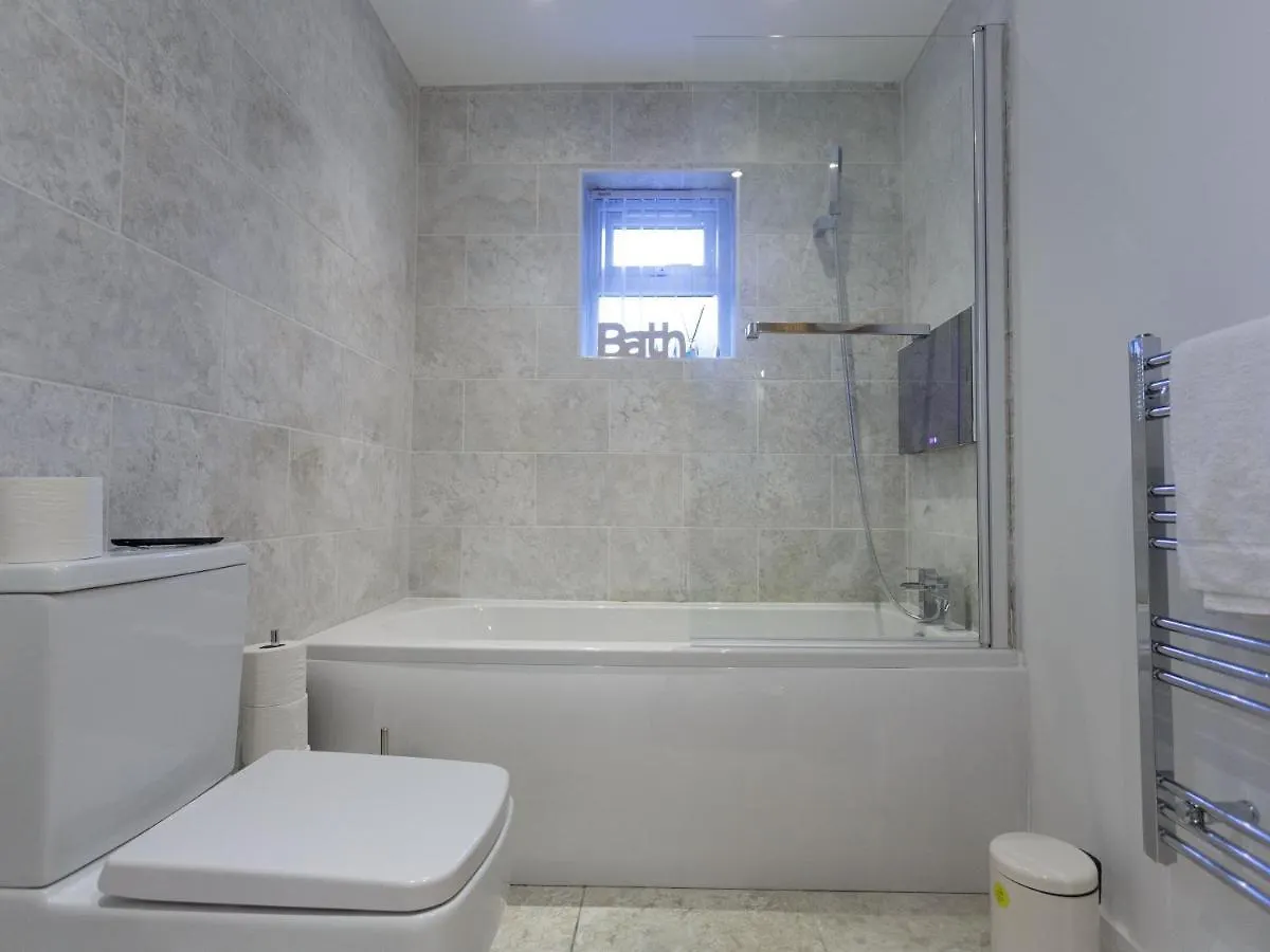 Live In Leeds Greenhill Bungalows 0*, Leeds (West Yorkshire)